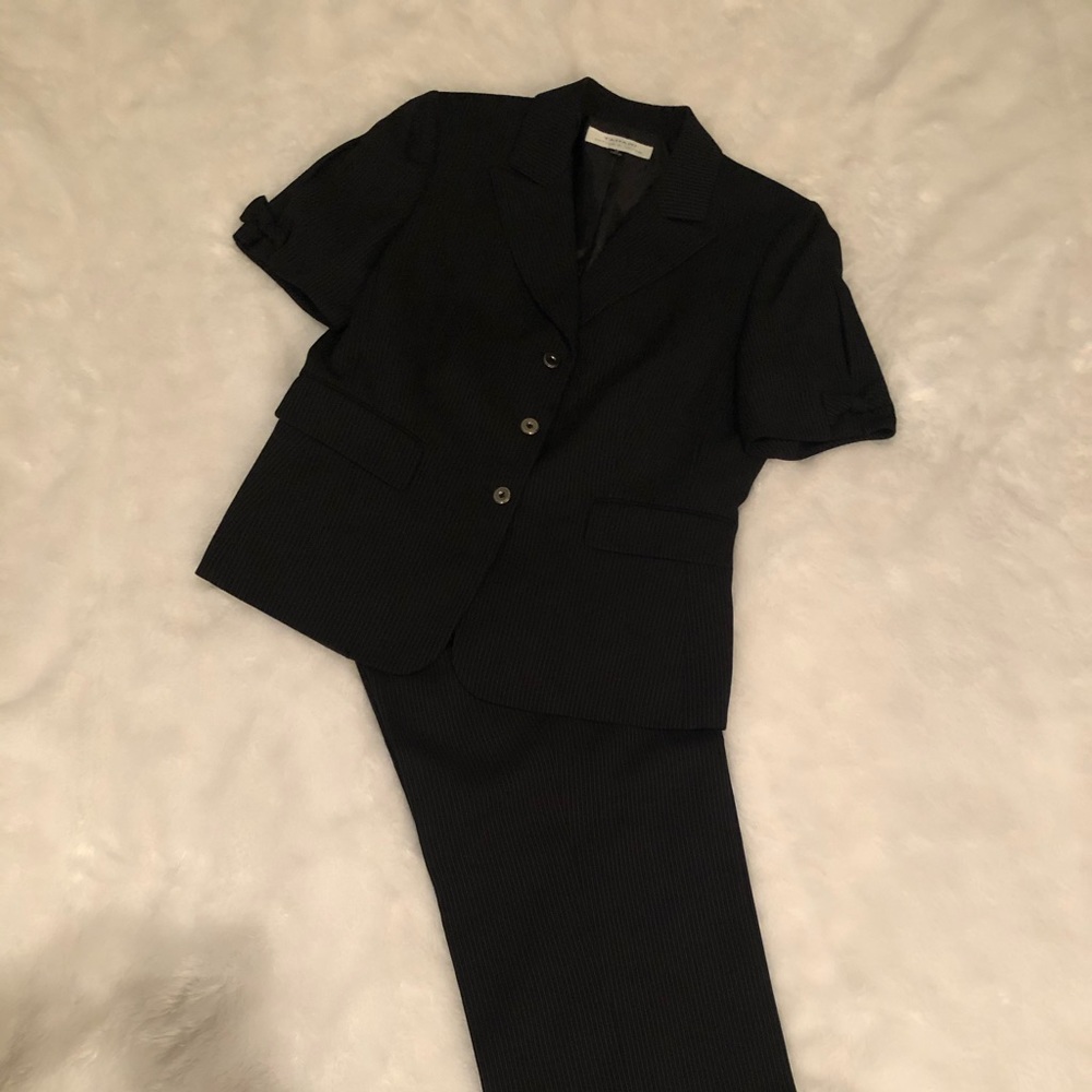 NWOT Tahari Pants Suit S12